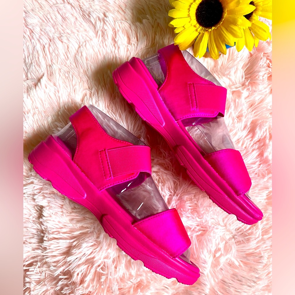 NIB SPORTY SANDALS , SINGLE BAND , NEON PINK